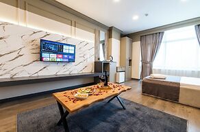 Royal Luxury Hotels Suites