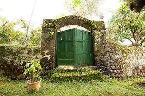 Niebli Historical Farm and Lodge at Pululahua Volcano