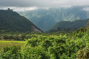 Niebli Historical Farm and Lodge at Pululahua Volcano