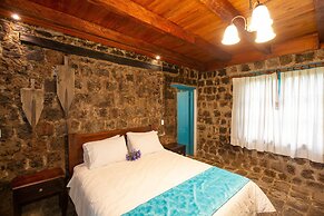 Niebli Historical Farm and Lodge at Pululahua Volcano