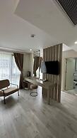 The Deck Otel