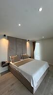 The Deck Otel