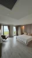 The Deck Otel