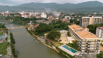 Lisha Grand Riverside Hotel