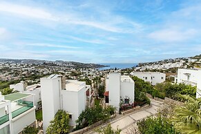 Sea View Huge Private Villa With Terrace in Bodrum