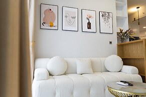Midtown The Peak Apartment by VnHouse