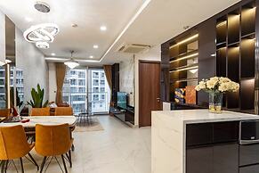 Midtown The Peak Apartment by VnHouse