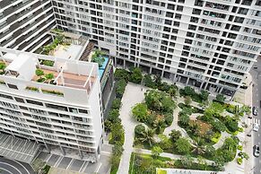 Midtown The Peak Apartment by VnHouse