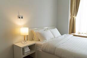 Midtown The Peak Apartment by VnHouse