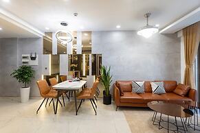 Midtown The Peak Apartment by VnHouse