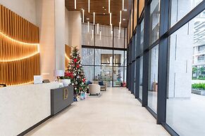 Midtown The Peak Apartment by VnHouse