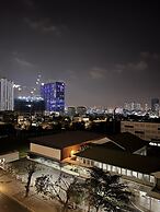 Midtown The Peak Apartment by VnHouse