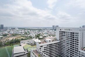 Midtown The Peak Apartment by VnHouse