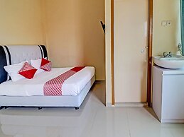 OYO 90945 Arizon Kost