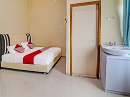 OYO 90945 Arizon Kost