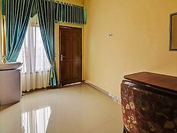 OYO 90945 Arizon Kost