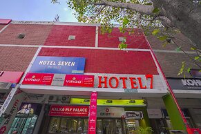 Hotel Seven