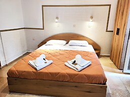 Eleni Apartments Sant George Beach
