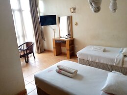 DOUBLE FIVE HOTEL