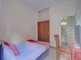 SPOT ON 92281 Susupuan KostNearTaman Deki Lestari