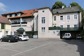 Self-Check-in Hotel VinoQ Mistelbach