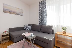 Warsaw Ursynow Studio by Renters