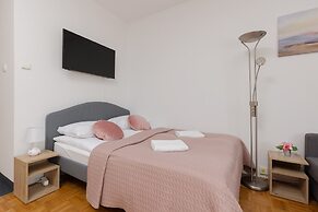 Warsaw Ursynow Studio by Renters