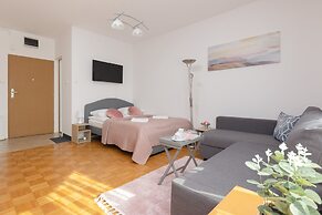 Warsaw Ursynow Studio by Renters