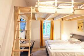 Servus Apartments by Homaris