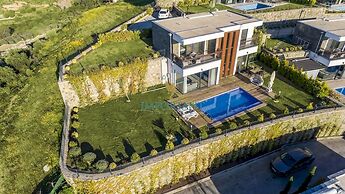 Farilya Villas by Important Group Travel