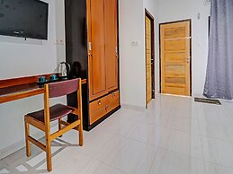 OYO 92057 Reny Kost Syariah