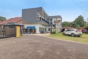 OYO 92057 Reny Kost Syariah