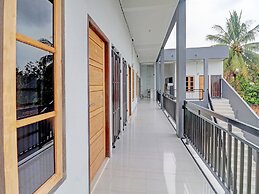 OYO 92057 Reny Kost Syariah