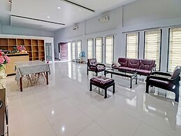 OYO 92057 Reny Kost Syariah