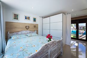 Apartment With Jacuzzi- Mi Cuna Close to Beach