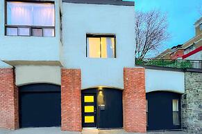 Chic Townhome With Garage Dt Mtl