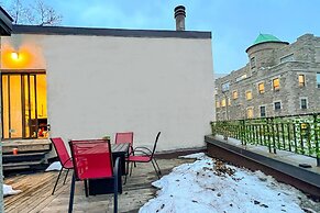 Chic Townhome With Garage Dt Mtl