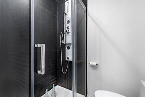 Chic Townhome With Garage Dt Mtl