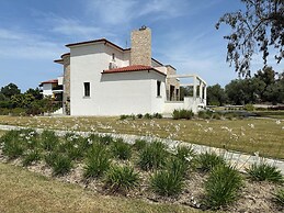 Luxury Rental Villa for 14 People