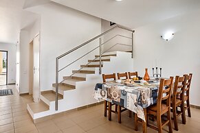 Villa Victoria With Pool and air con