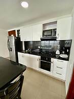 2 Bedroom Beachfront Apartment 2p1-al2 With Pool And Wifi