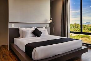 Modern 2 Bdr Apt, Large Living Room, High Speed Wifi