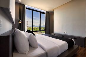 Modern 2 Bdr Apt, Large Living Room, High Speed Wifi