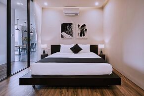 Modern 2 Bdr Apt, Large Living Room, High Speed Wifi