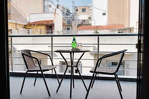 Sanders Home Suites - Charming Downtown Studio