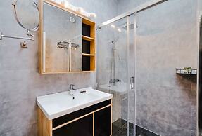 Sanders Home Suites - Charming Downtown Studio