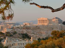 Sanders Home Suites - Charming Downtown Studio