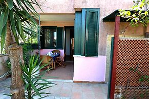 Comfortable Three-room Villa Located in Torre Dell'orso on the Ground 