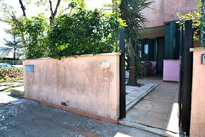 Comfortable Three-room Villa Located in Torre Dell'orso on the Ground 