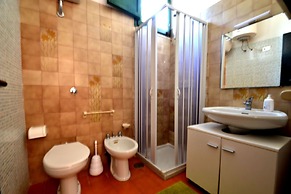 Comfortable Three-room Villa Located in Torre Dell'orso on the Ground 